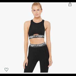 Alo yoga women’s sports bra